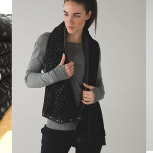 Lululemon Vinyasa Scarf *Fleece